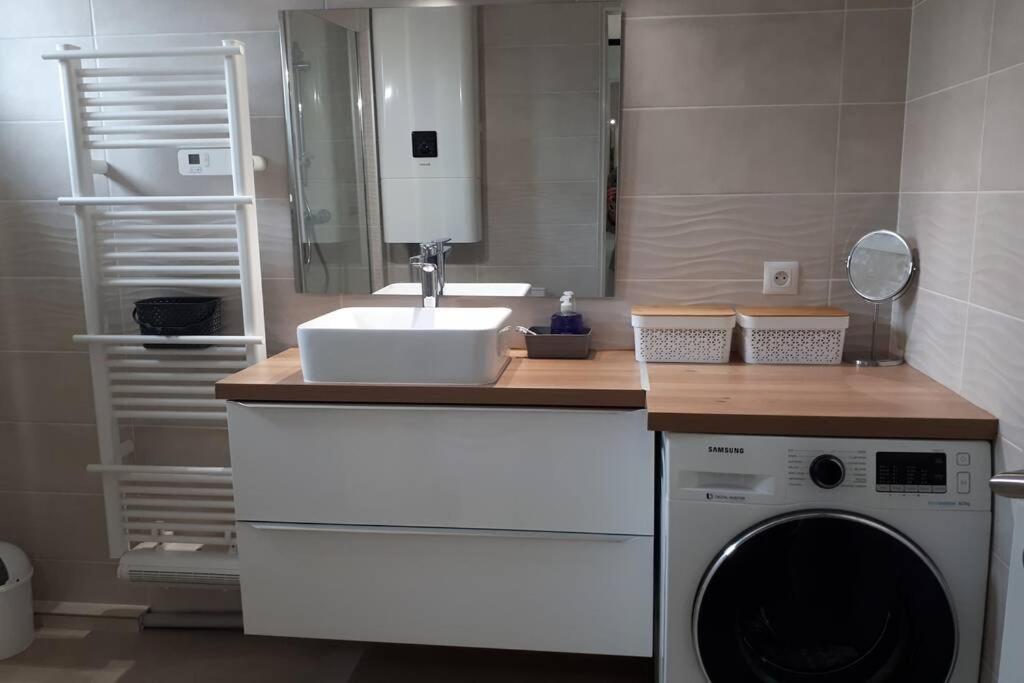 Superbe T2 Lumineux 3*** 10 Mn A Pied De La Plage Apartment Le Pradet Exterior photo